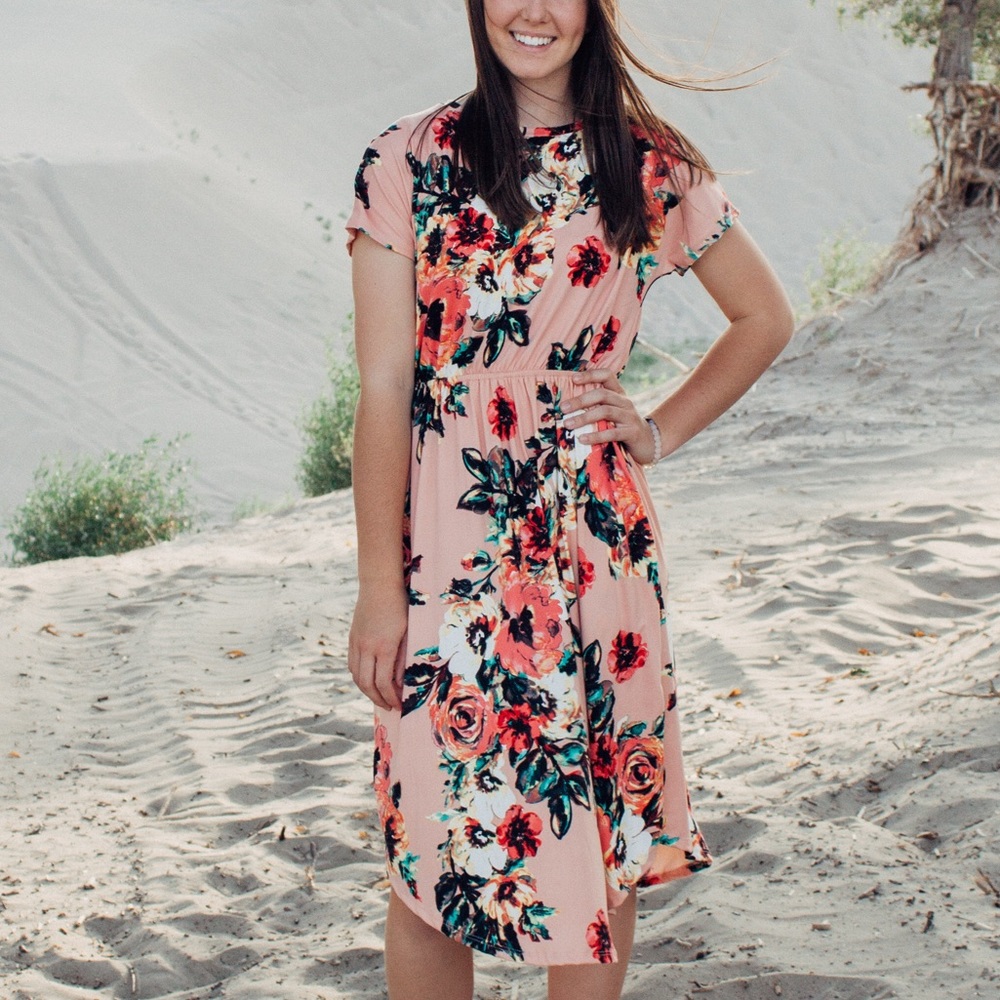 Blush floral short sleeve dress - Picture 4 of 5